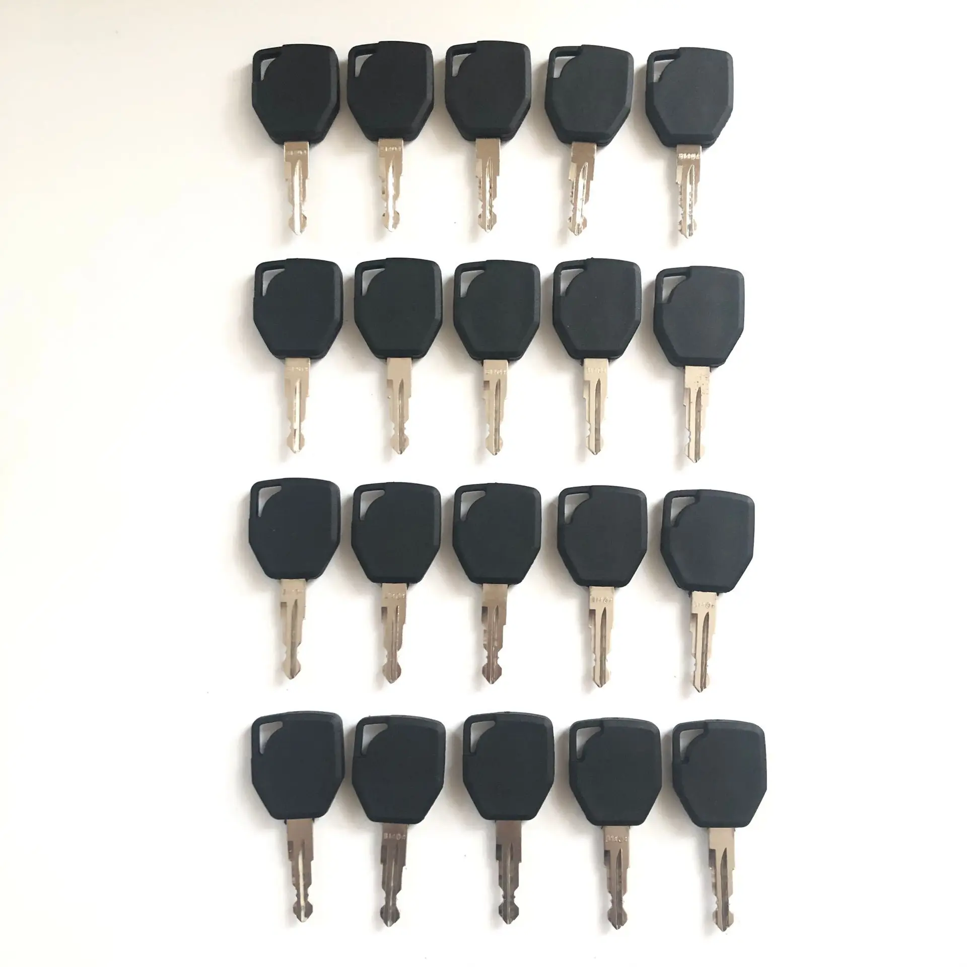 

20пк, зажигание Key 81404 подходит для экскаватора-погрузчика Terex 760 820 860 880 970