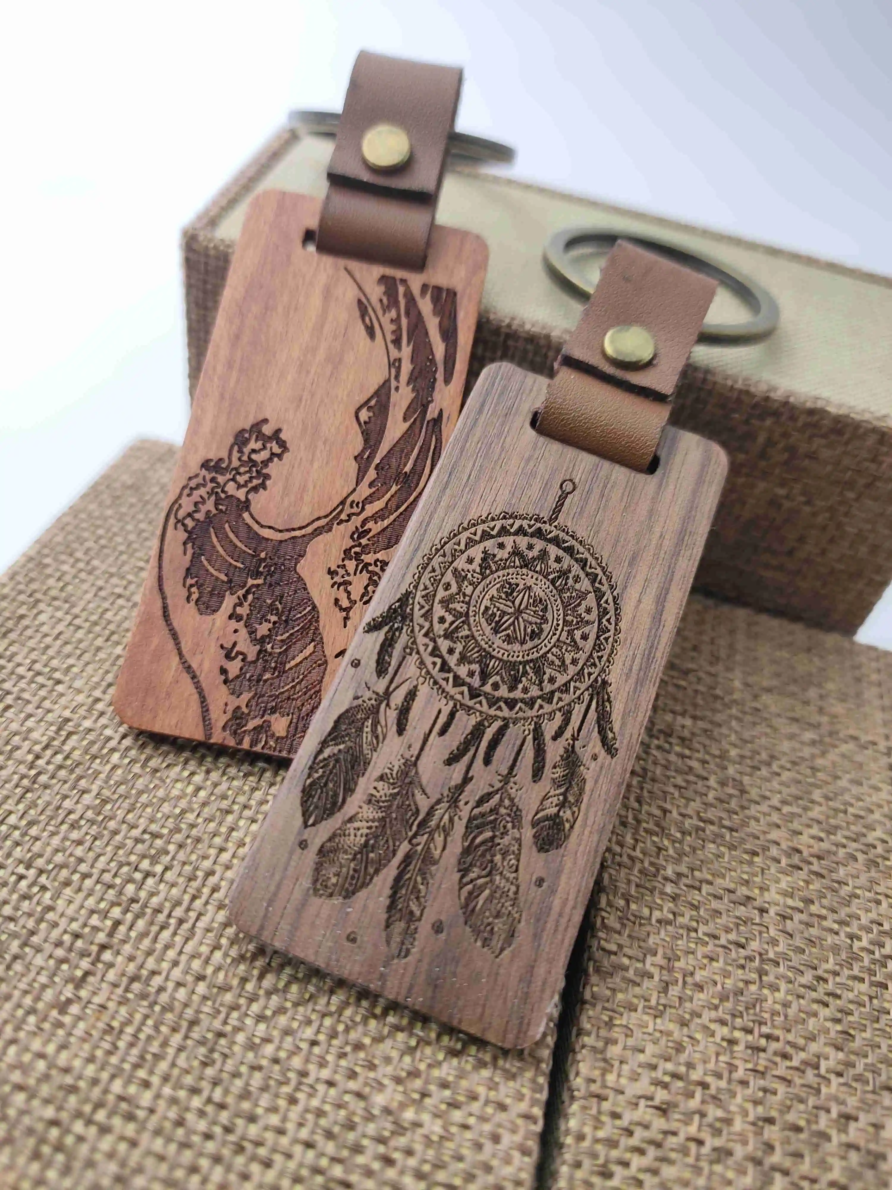 

Различные стили искусственных деревянных брелоков для лазерной гравировки