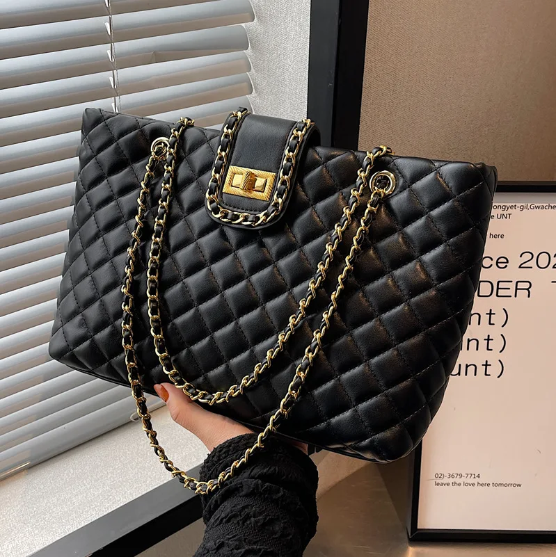 

Dropshipping female diamond chain shoulder tote bag female autumn 2022 new Joker large capacity commuter shoulder bag handbag