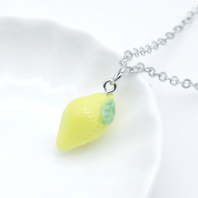 

Handmade Resin Fruit Pendant Necklace Classic Charm Lemon Orange Apple Shape Strawberry Pendant For Women Jewelry Party Gifts