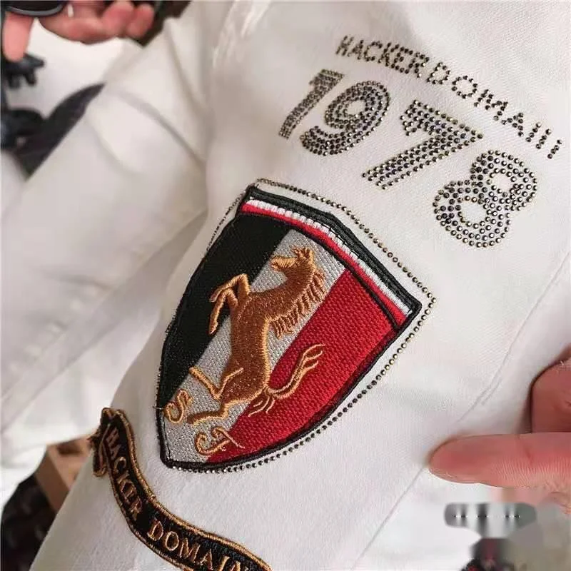 Джинсы мужские облегающие эластичные с вышивкой и надписью