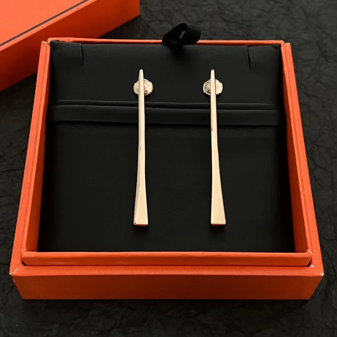 Женские серьги из серебра 2023 пробы с геометрическим замком