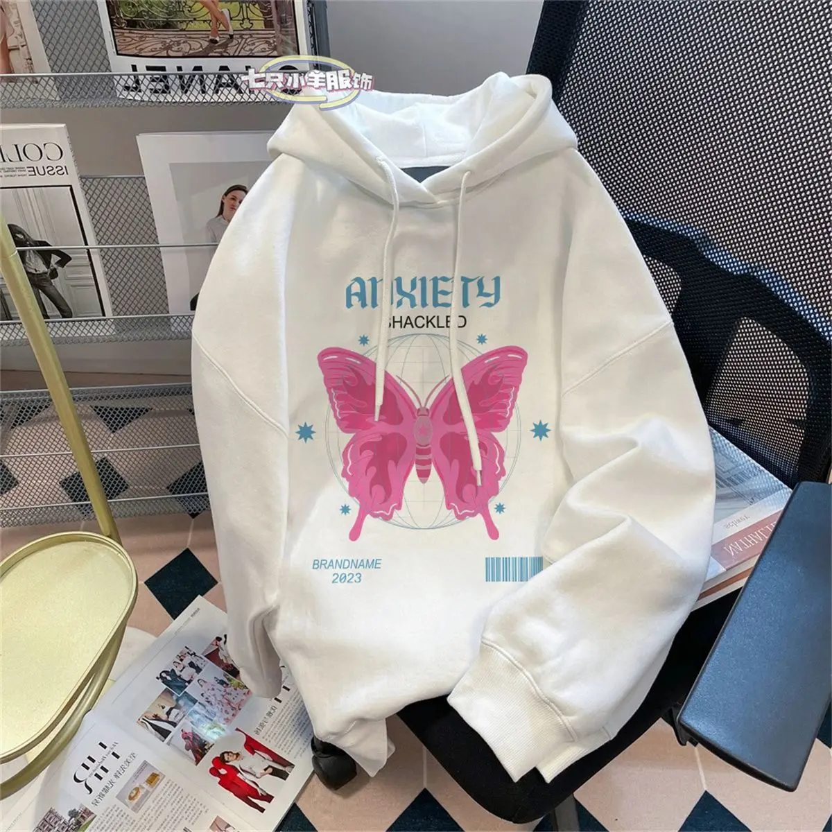 

Sweet cool style butterfly sweatshirt for men and women new loose Korean style autumn and winter couple design hooded sweatshirt