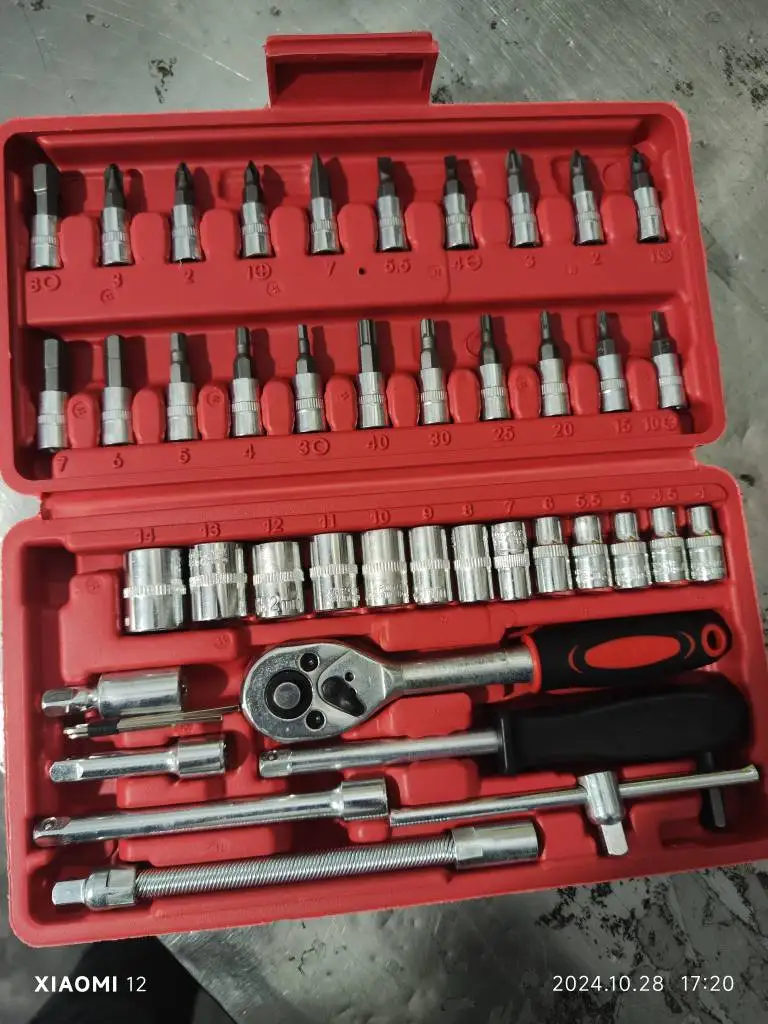 Набор из 46 предметов отверток и набор инструментов с винтовой втулкой