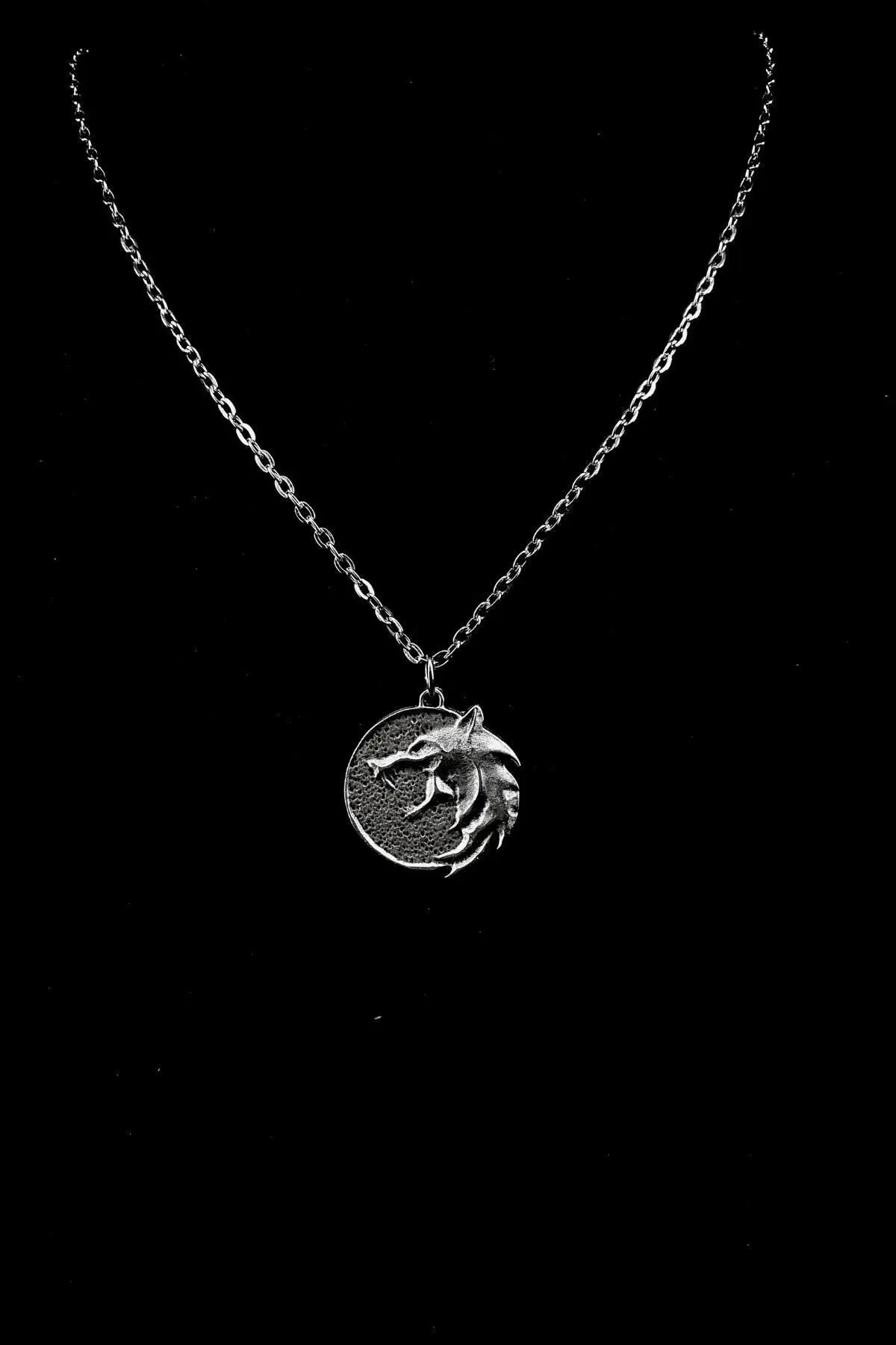 

The Witcher medallion Eskitme antique silver plated men women necklace 65 cm chain bijouterie jewelry jewelry & jewelry accessory