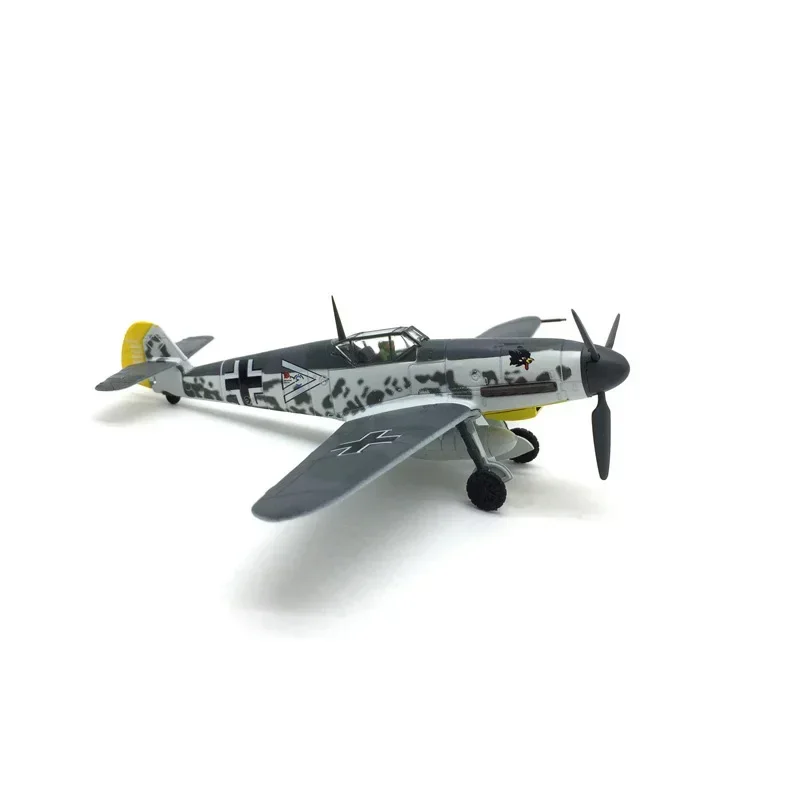 Модель немецкого истребителя BF109 в масштабе 1/72 отлитый под давлением