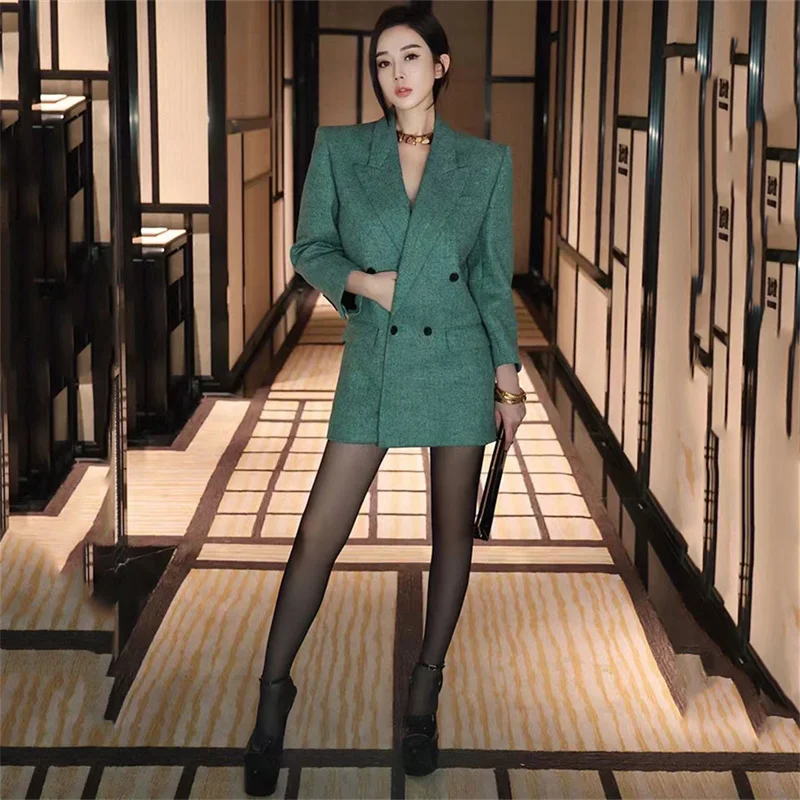 

in 2023 Autumn New Double-Breasted Turquoise Color Suit Coat Elegant Womens Thick Jackets High Quality Big Name Long Sleeve Top