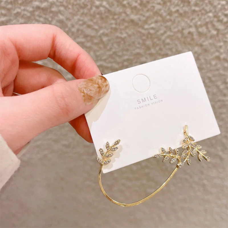 

Leaves Earrings Boho Rhinestone Leaves Ear Clips Sparkling Zircon Ear Cuff Women's Earrings Fashion Jewelry Teen Girls Gifts