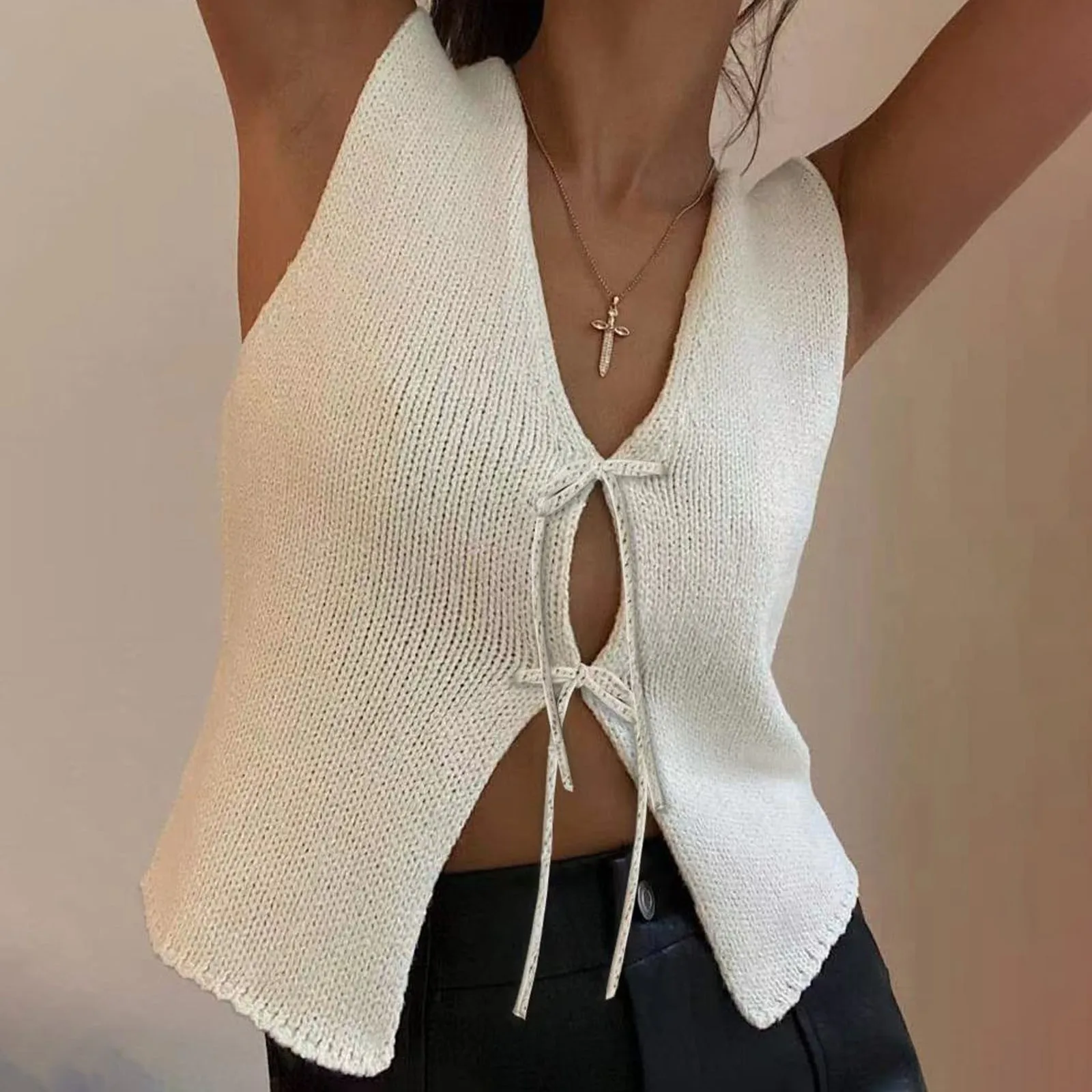 Женский трикотажный жилет винтажный простой однотонный без рукавов с V-образным