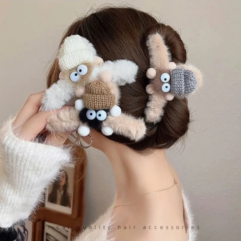

New Cartoon Hair Claw Clip Girls Cute and Funny Stuffed Shark Clip Ugly Doll Plush Grabber Autumn and Winter Hair Accessories