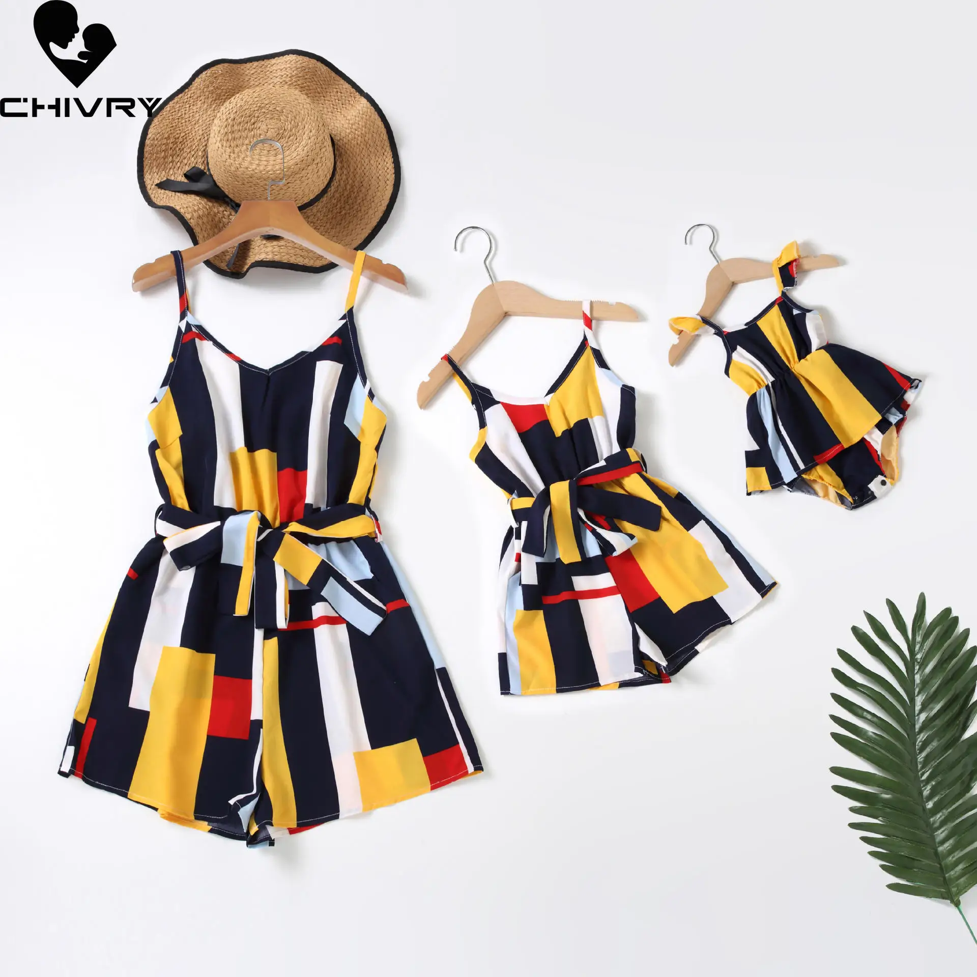 

New Mother Daughter Summer Jumpsuits Sleeveless V Neck Patchwork Color Beach Rompers Mom Mommy and Me Family Matching Outfits