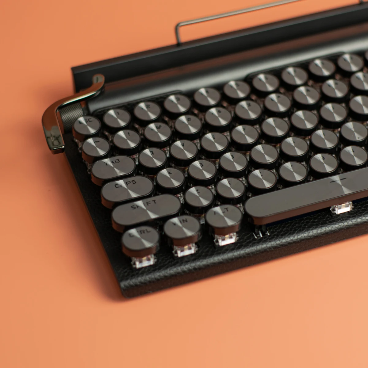 Круглая клавиатура TWK83 в стиле стимпанк