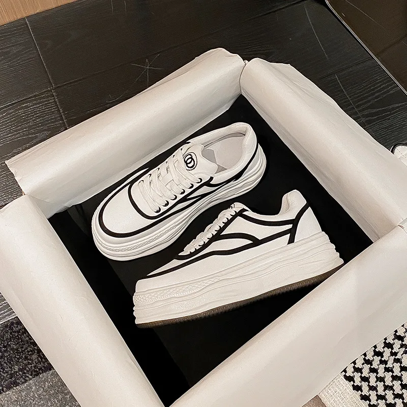 

Кроссовки женские на толстой платформе, Вулканизированная подошва, круглый носок, на шнуровке, удобная однотонная обувь на танкетке