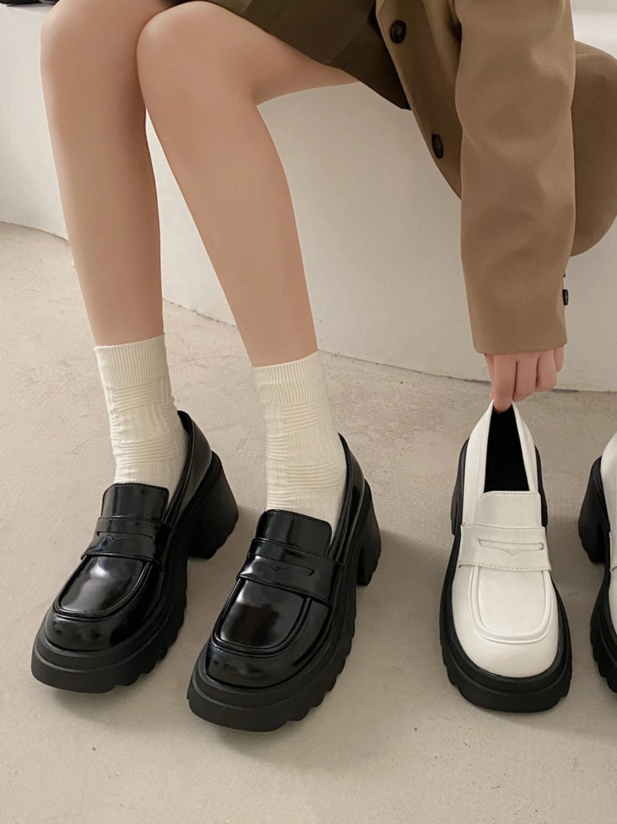 

Женские лоферы в британском стиле, универсальные туфли с круглым носком, с закрытым носком, белые кроссовки, Осенняя обувь, оксфорды на плат...