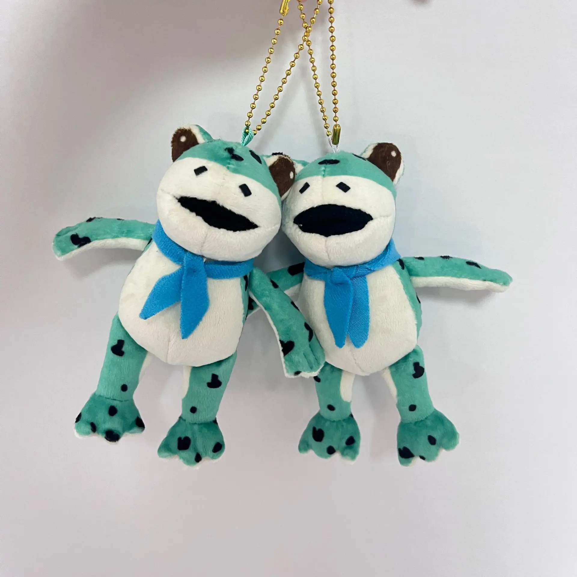 

Мультяшный милый плюшевый брелок для ключей в виде лягушки с Netflix