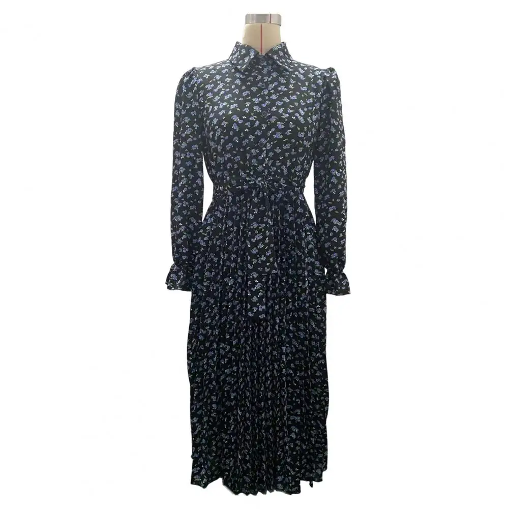 Женское длинное платье средней длины элегантное блестящее с поясом и V-образным