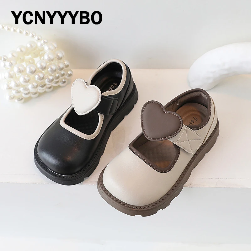

Детская обувь принцессы, брендовая детская обувь на плоской подошве с жемчугом и сердечками для маленьких девочек, черные классические туфли, милая Демисезонная обувь Мэри Джейн, Новинка