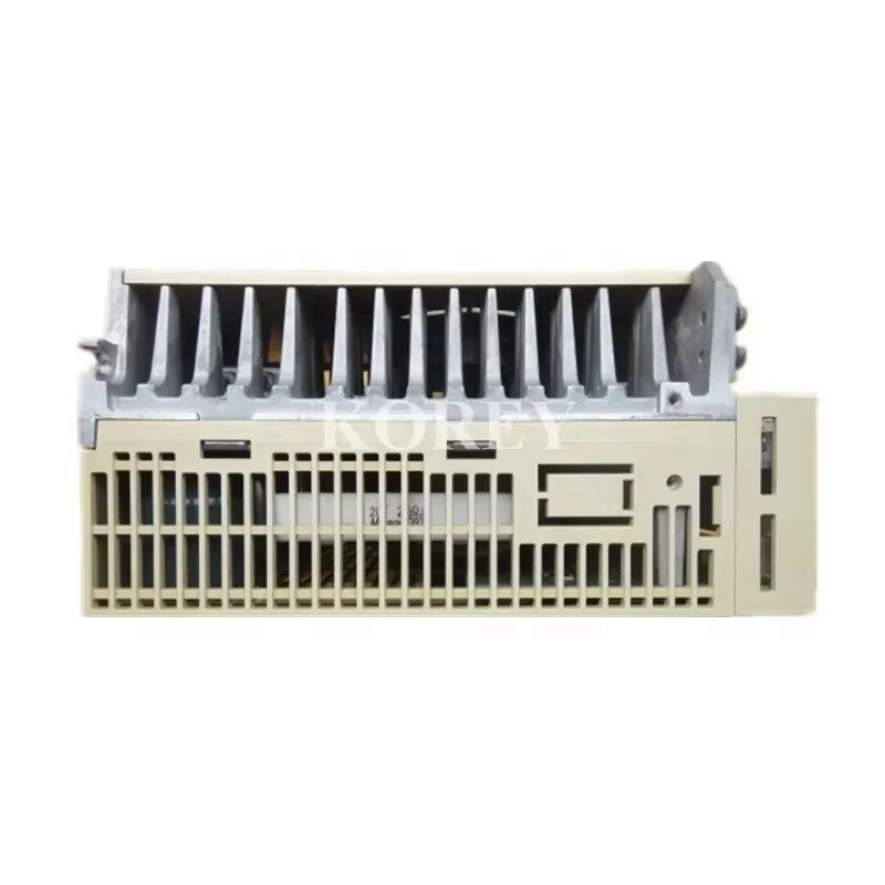 Фото Сервопривод и серводвигатель серии Yaskawa SGDM SGDM-05AD SGDM-05ADA №2