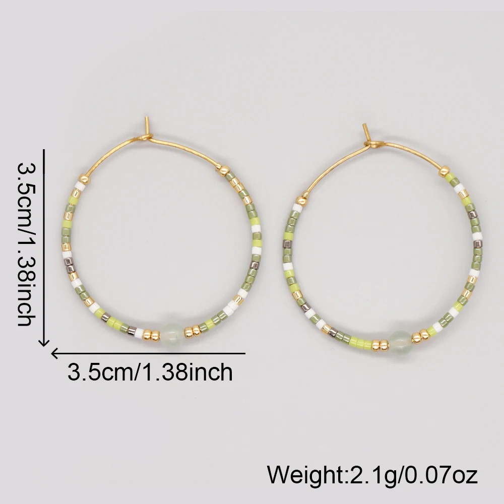 Женские серьги-кольца с бусинами из натурального камня