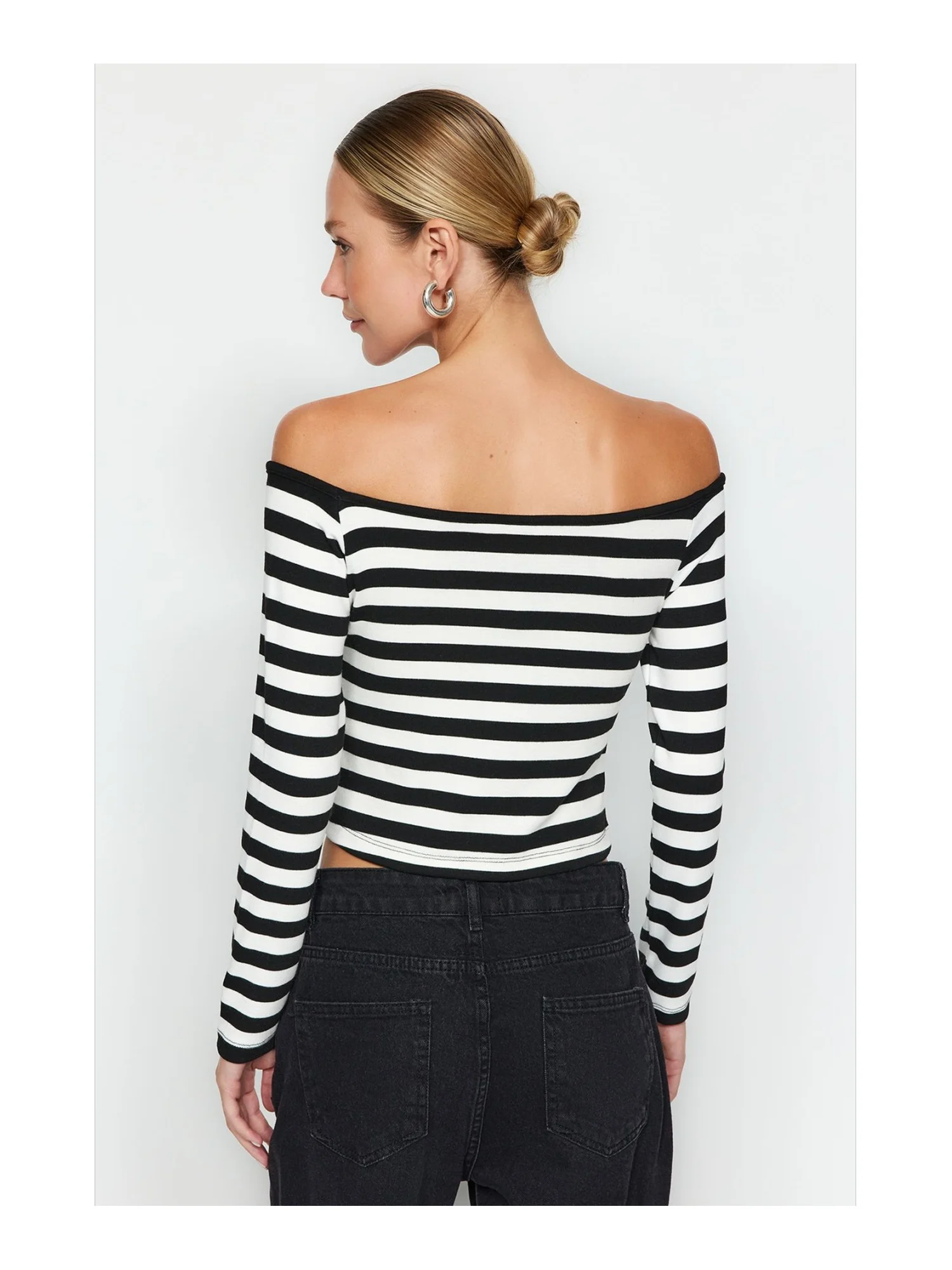 Trendyol TYZA Женская блузка в полоску Повседневная облегающая рубашка с открытыми