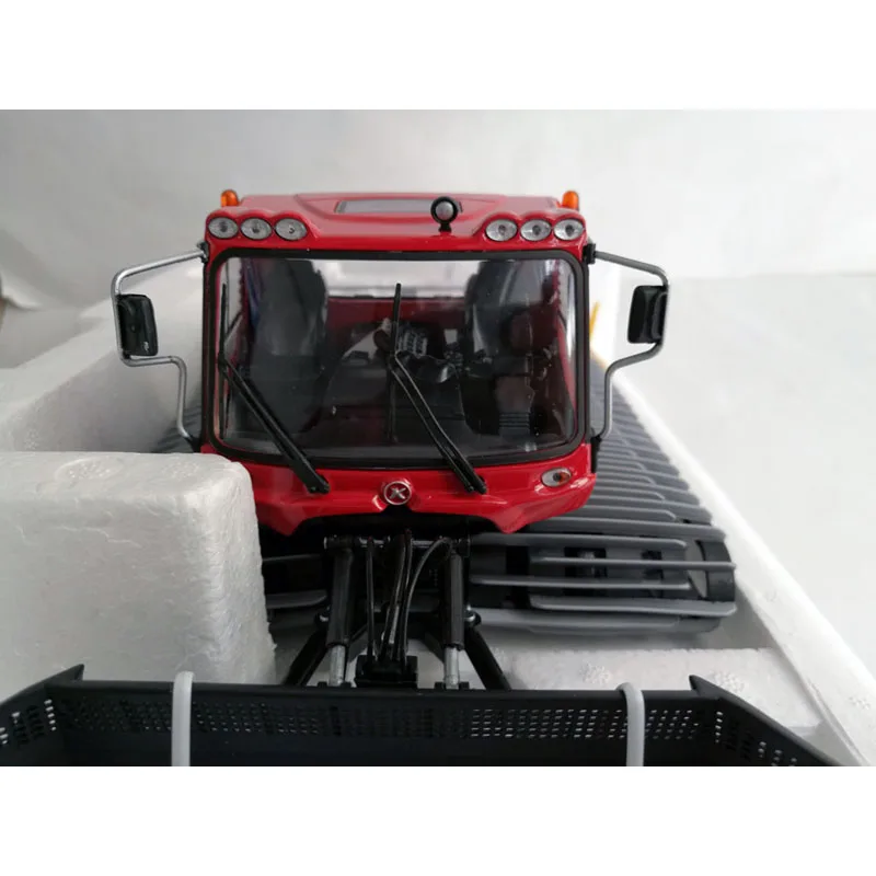 1: 32 Pistenbully 400 углубление снега