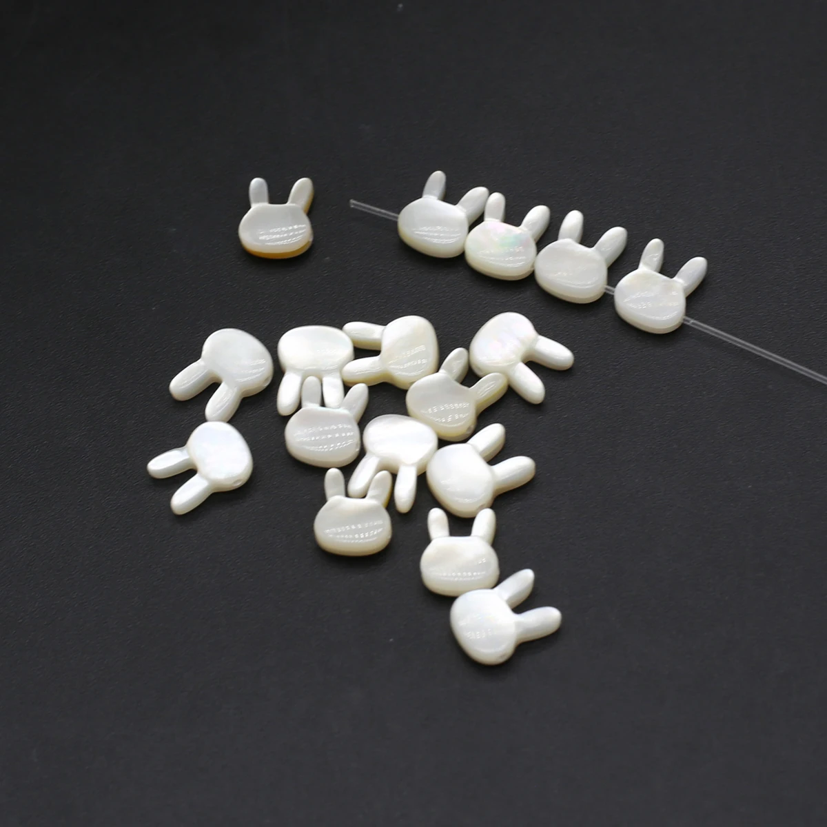 

2 PCS Cute Rabbit Shape Natural Freshwater Shell Loose Spacing Beaded Jewelry Making DIY Necklace Bracelet Charm Accessories