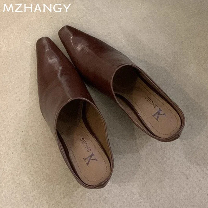 Тапочки на платформе с острым носком кожаная модная обувь танкетке женские