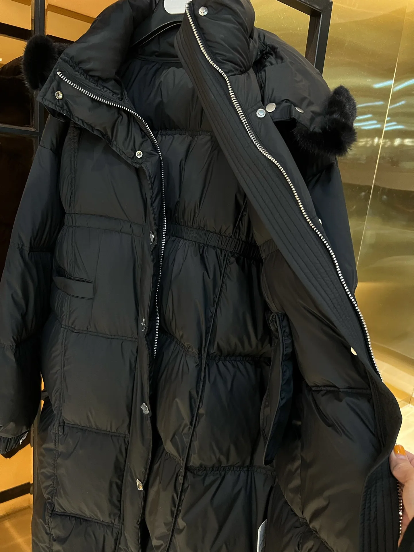 Рисунок 3 - Женская одежда 2023