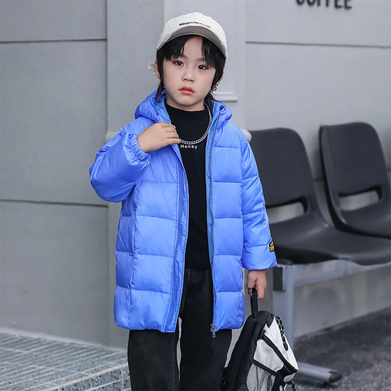 Осенне-зимний детский пуховик из полиэфирного волокна черного и золотого цвета