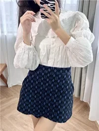 Женские трикотажные шорты юбка с контрастным цветным логотипом жаккардовые