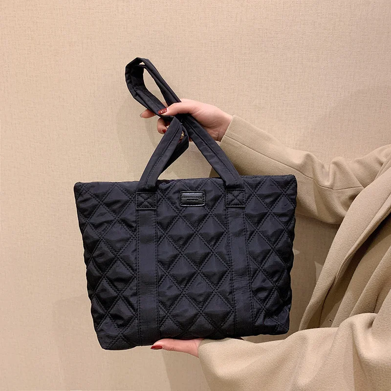 

Shopping bags for women 2022 new padded diamond design shoulder bag waterproof water nylon simple buyers handbag female