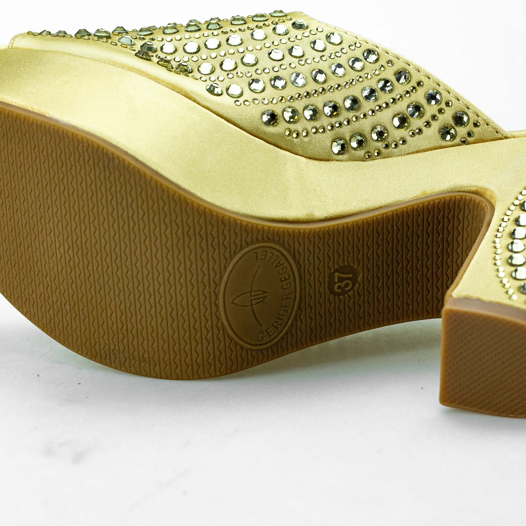 Runway Luxury Wedding Pumps Heels with Purse Italian Stylish Shoe and Bag Set Dress Shoes with Clutch Purse Matching Set Lady