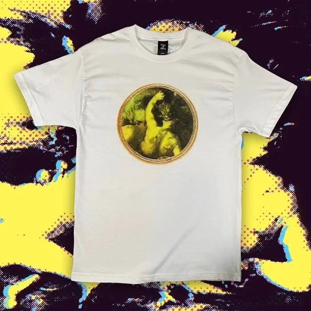 Два подписчика Cadmus поглощены рисунком дракона белые футболки