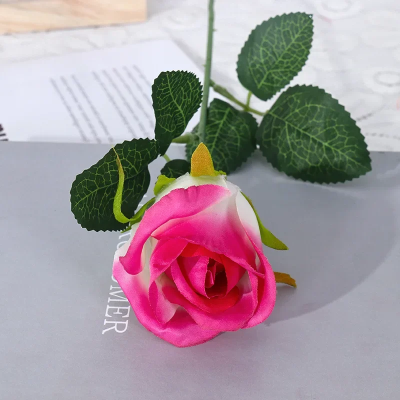 

Искусственные розы для декора