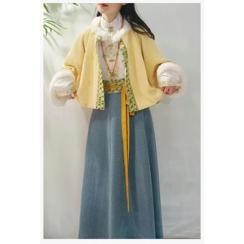 Зимнее традиционное китайское платье ханьфу в стиле династии Тан зеленое