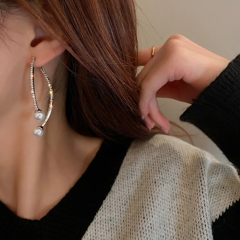 

New Rhinestone Pearl Curved Stud Earrings Korean Design Fashion Personality Temperament Earrings 2022 Trending Jewelry