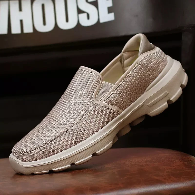 

Slip-on Men Loafers Spring New Flats Shoes Men Breathable Men Casual Shoes Non-Slip Shoes Loafers Big Size 45 Chaussure Homme