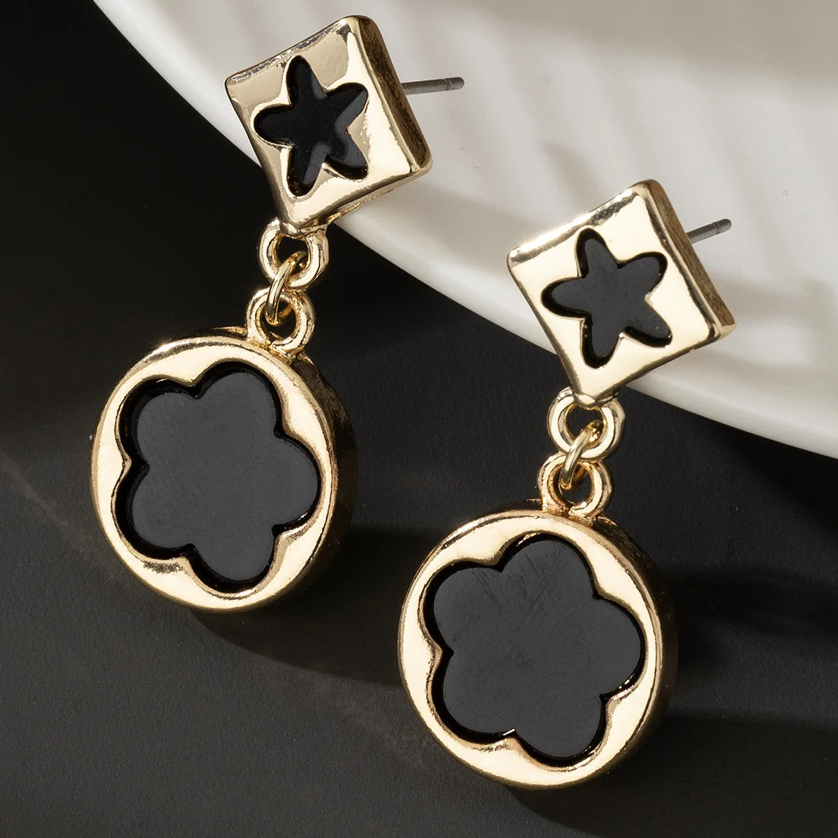 Осень-зима 2024 трендовые ромбовидные круглые серьги с двойным цветком для женщин