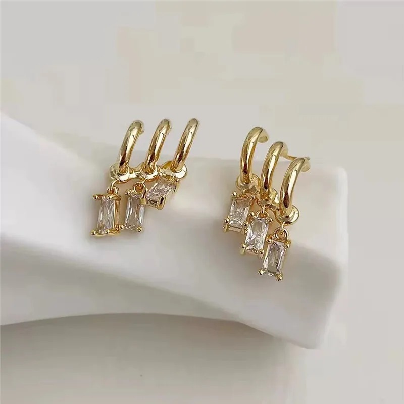 

Curved Claw Women's Dangle Earrings Black Enamel Crystal Pendants Cool Stuff Gold Color Metal Top Female Unusual Earrings 2023