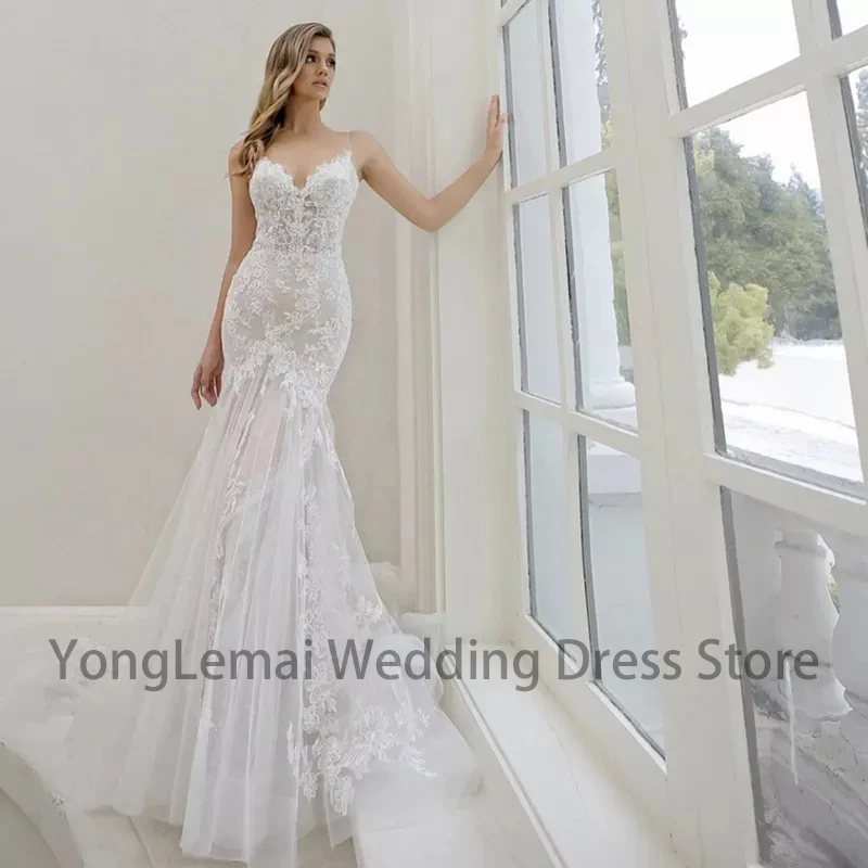 

Женское свадебное платье с V-образным вырезом и юбкой-годе