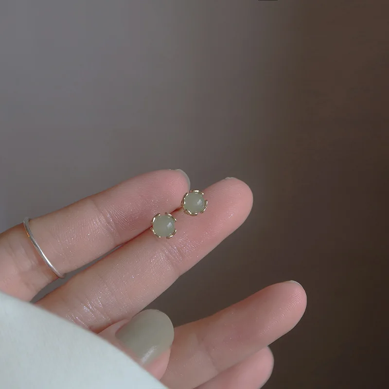 

Vintage French Haute Sensual Heart Stud Earrings For Women Fashion Charm Party Wedding Gift Jewelry