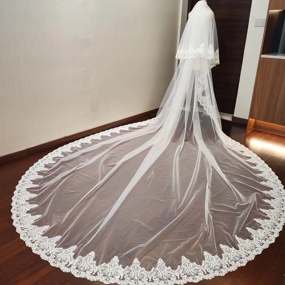 Рисунок 3 - Роскошная плотная свадебная фата с блестками