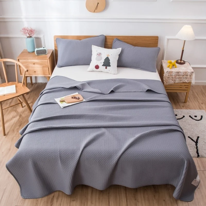 

3Pcs Full/Queen Size Embossed Solid Gray Color Coverlet Bedspread Machine Washable Soft Comfy include 1 quilt 2 pillow shams