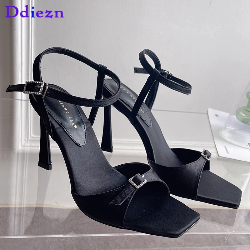 

Женские туфли-лодочки с квадратным носком, на тонком высоком каблуке