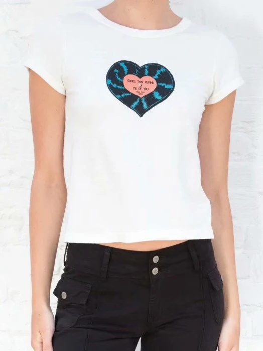 Шикарная женская футболка с рисунком сердца лето 2023 хлопковая мягкая круглым