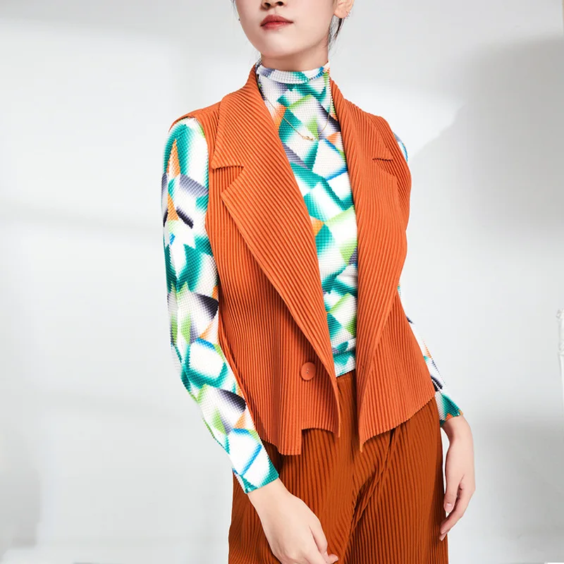 

Retro Pleated Waistcoat Women's Fashion In Autumn Loose And Versatile Waistcoat