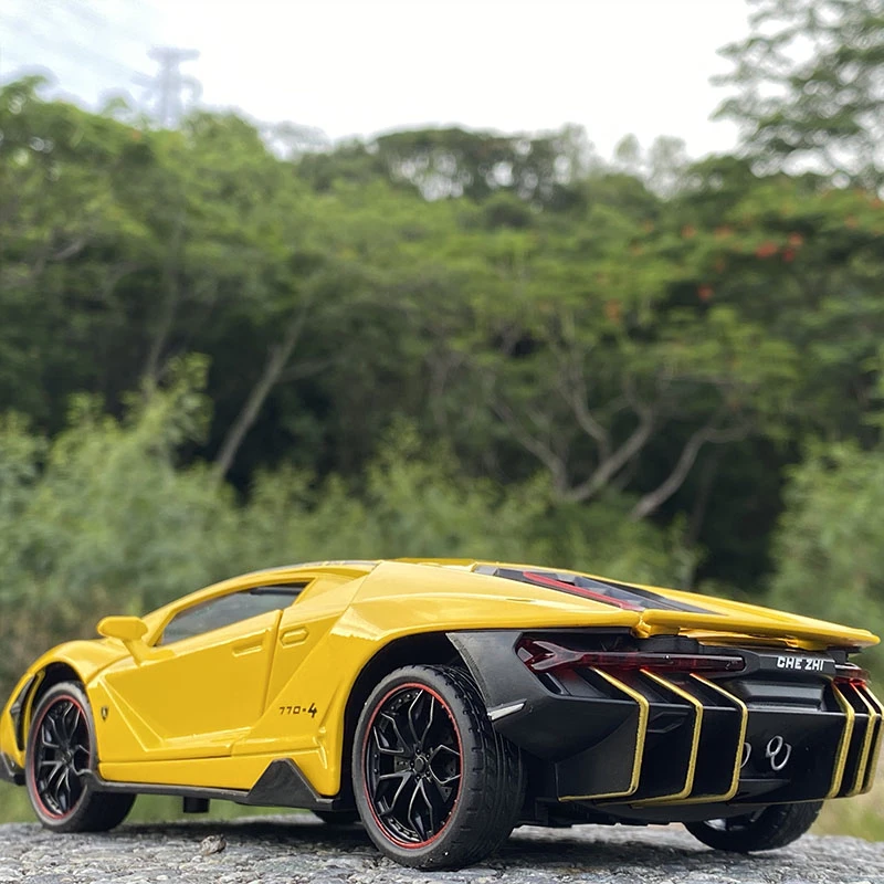 Модель спортивного автомобиля Centenario LP770 1:24 Литые и игрушечные автомобили модель