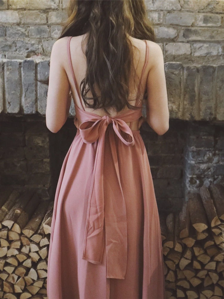 

Платье женское длинное на бретельках с высокой талией и открытой спиной