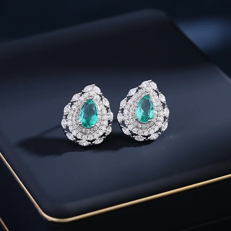 

Серьги-подвески из серебра пробы с инкрустацией фианитами