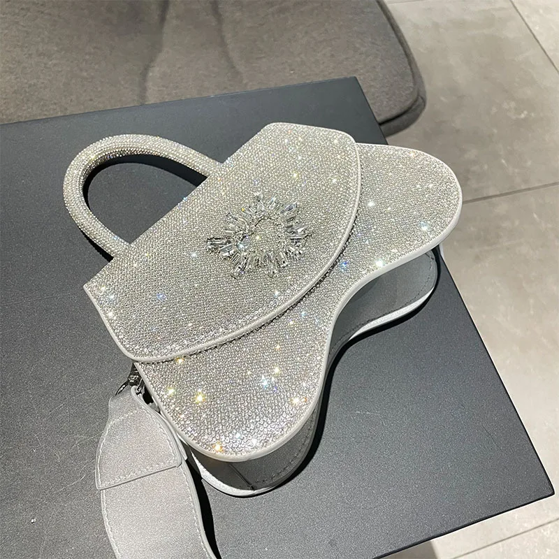 

2022 Crystal Love Diamond Bag Full of Diamonds Irregular Waves Hand-set Diamond Rhinestone Flash Bag Hand-held Messenger Bags